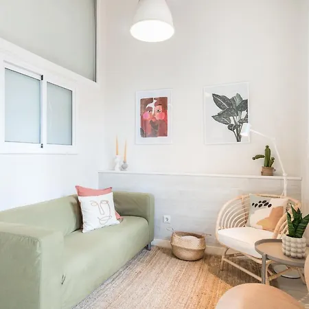 Apartment Cozy With Sunny Terrace In The Heart Of Gracia