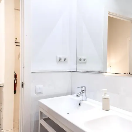 Cozy With Sunny Terrace In The Heart Of Gracia Apartment Barcelona