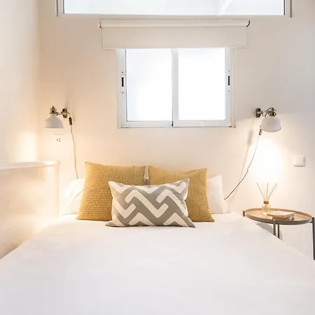 Apartment Cozy With Sunny Terrace In The Heart Of Gracia