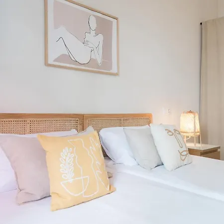 Cozy With Sunny Terrace In The Heart Of Gracia Apartment *