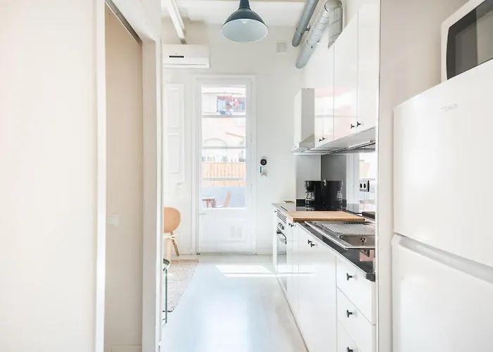 Sunny With Private Terrace In Gracia, Lejlighed *