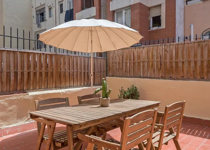 Sunny With Private Terrace In Gracia, Lejlighed Barcelona