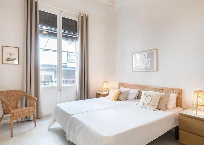 Sunny With Private Terrace In Gracia,