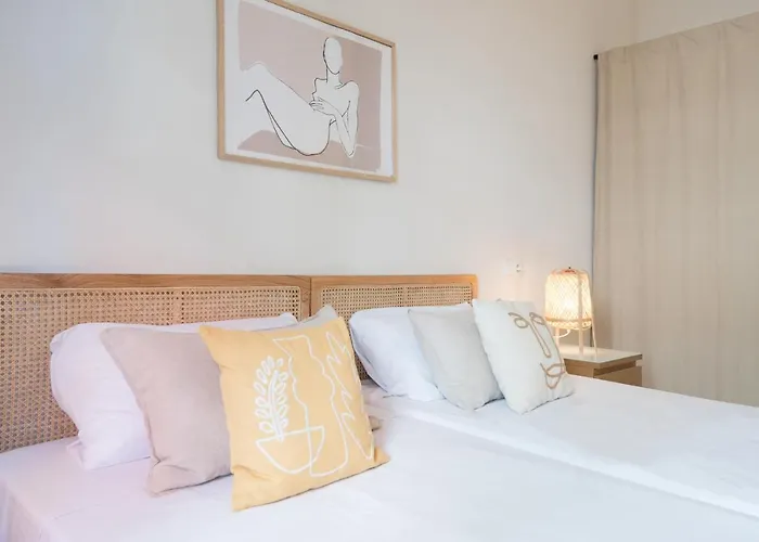 Sunny With Private Terrace In Gracia, Lejlighed *